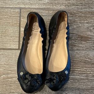Tory Burch Black Leather Floral Rosette Ballet Flats